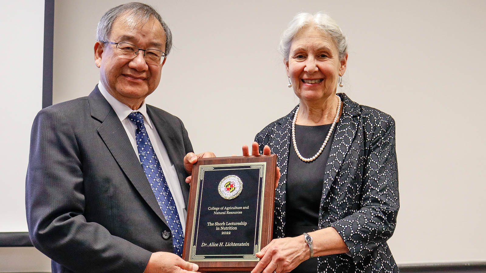 Alice H. Lichtenstein, DSc., receives plaque